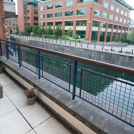 Custom House Square ダブリン